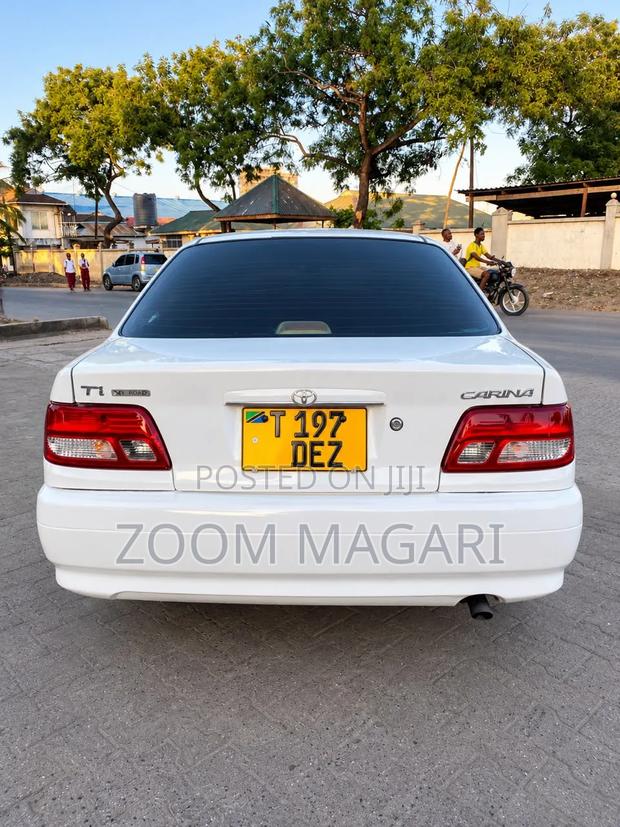 Toyota Carina 2000 White
