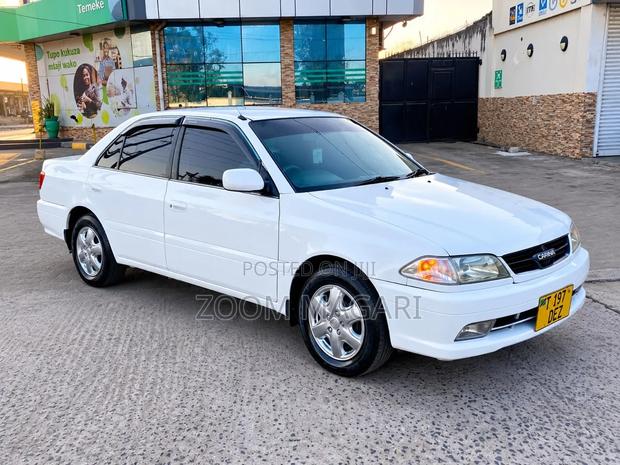 Toyota Carina 2000 White