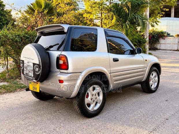 Toyota RAV4 Automatic 2000 Silver