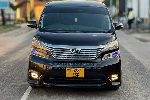 Toyota Vellfire 2010 Black