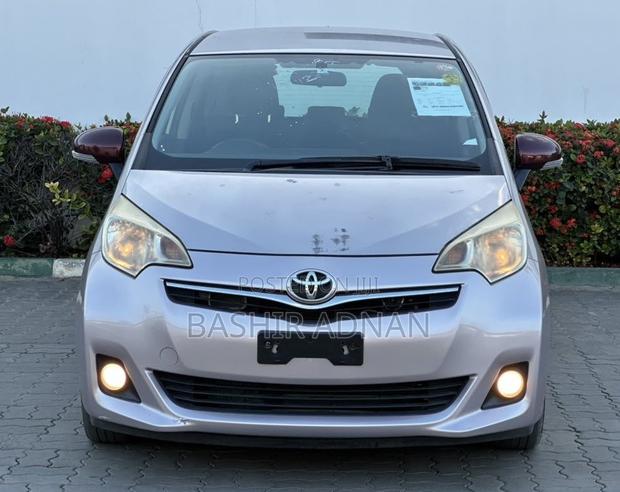 Toyota Ractis 1.5 FWD 2012 Gold
