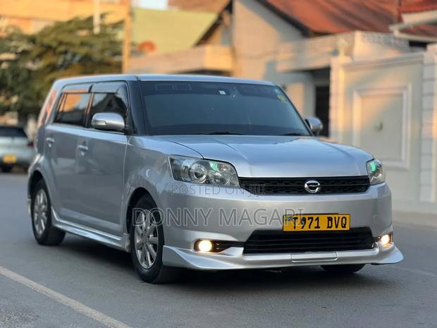 Toyota Corolla Rumion 2010 Silver
