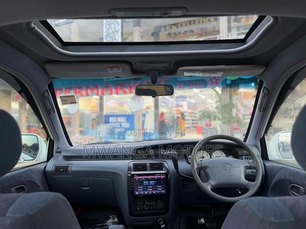 Toyota TownAce Noah 2001 White
