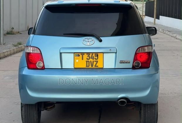 Toyota IST 2006 Blue