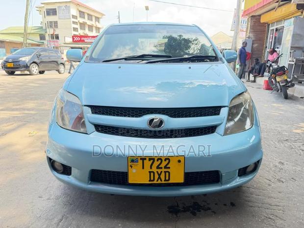Toyota IST 2006 Blue