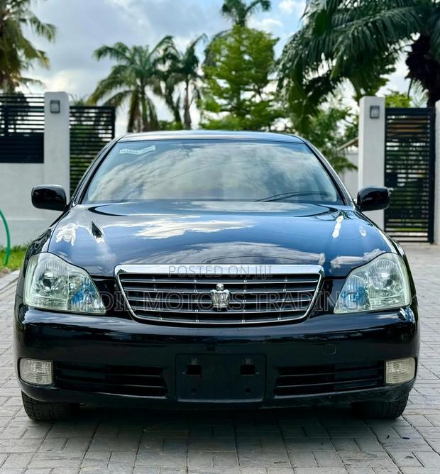 Toyota Crown 2004 Black