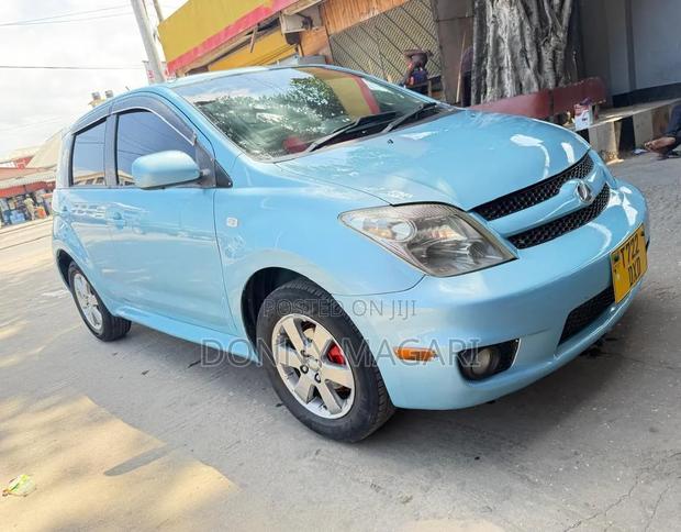 Toyota IST 2006 Blue