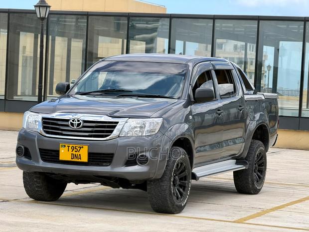 Toyota Hilux 2003 Gray