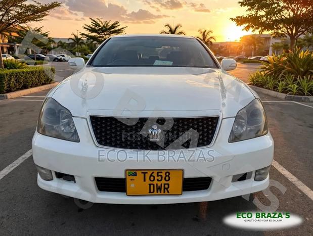Toyota Crown 2004 White