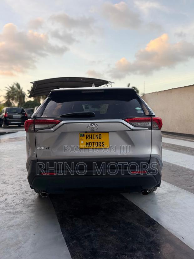 Toyota RAV4 2020 Silver