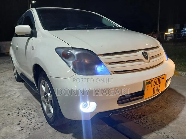 Toyota IST 2006 White