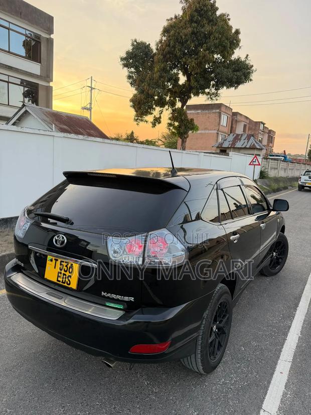 Toyota Harrier 2.4 2006 Black