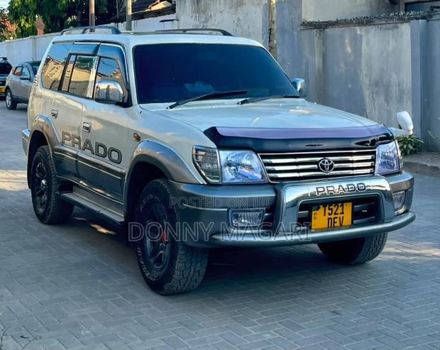 Toyota Land Cruiser Prado 2002 White