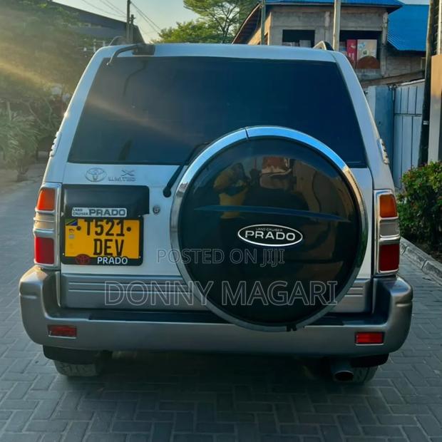 Toyota Land Cruiser Prado 2002 White