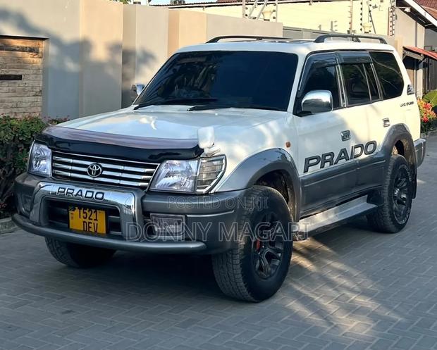 Toyota Land Cruiser Prado 2002 White