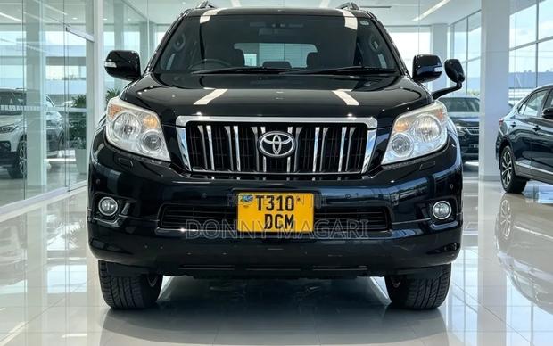 Toyota Land Cruiser Prado 2013 Black