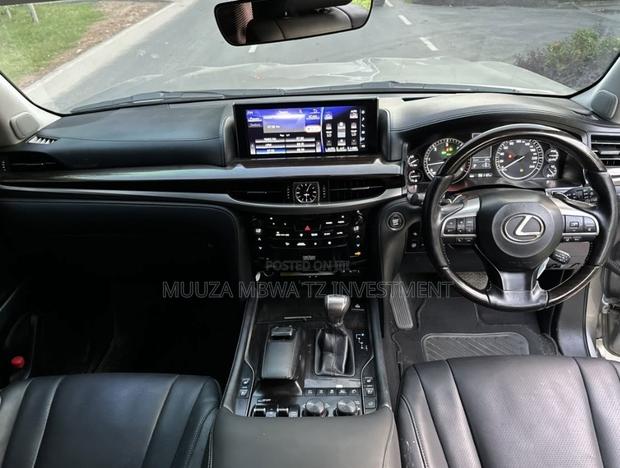 Lexus LX 500d 2022 Gray