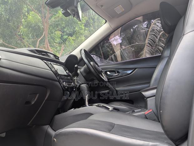 Nissan X-Trail 2.0 Hybrid AWD 2017 Black