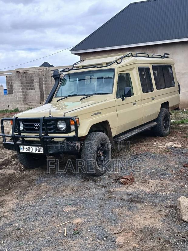 Toyota Land Cruiser 2003 Beige