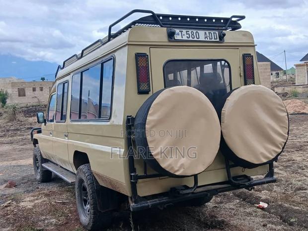 Toyota Land Cruiser 2003 Beige