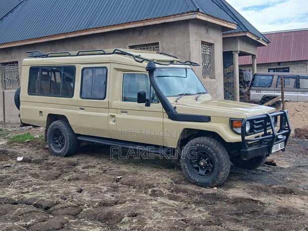 Toyota Land Cruiser 2003 Beige