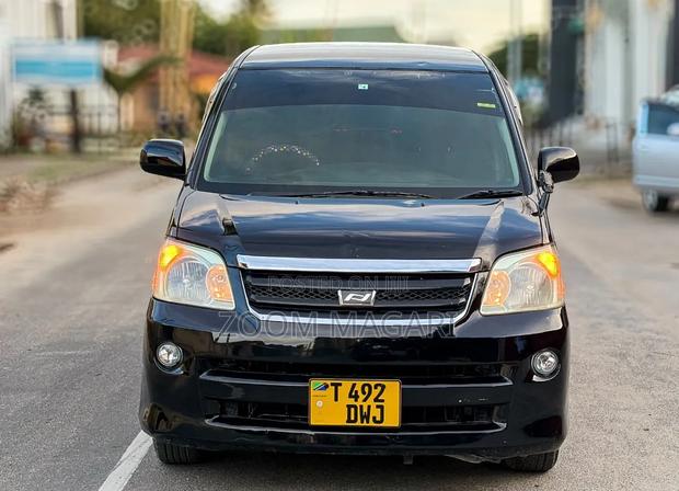 Toyota Noah 2009 Black