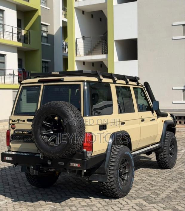 Toyota Land Cruiser 2023 Green