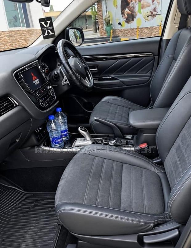 Mitsubishi Outlander 2.0 PHEV AWD 2016 Black