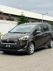 Toyota Sienta 2016 Brown for sale