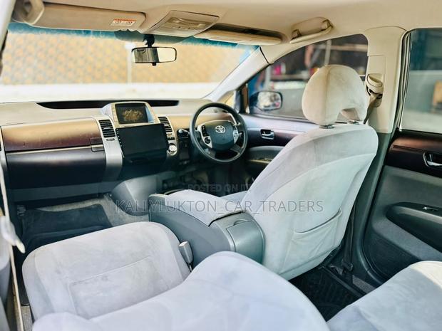 Toyota Prius 2010 Silver