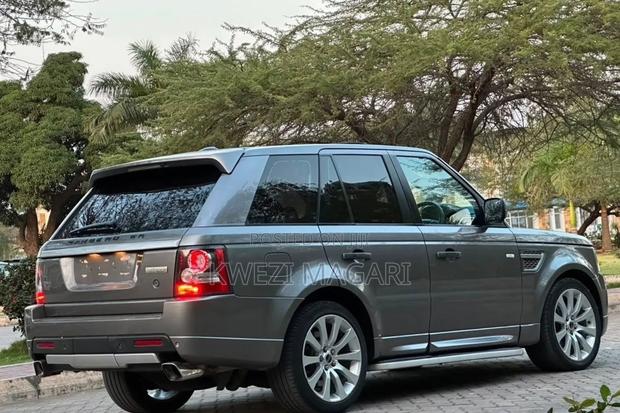 Land Rover Range Rover Sport 2010 Gray