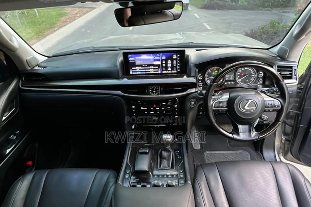 Lexus LX 2022 Gray