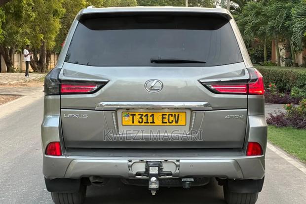 Lexus LX 2022 Gray