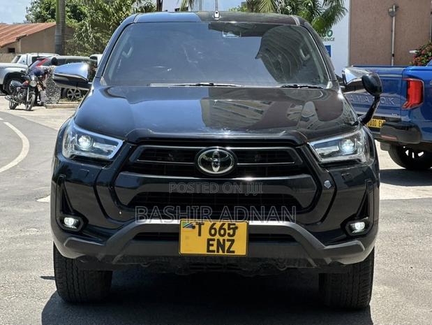 Toyota Hilux Revo Double Cab Deisel 2.4 AWD 2022 Black