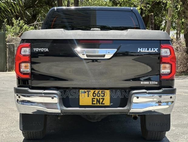Toyota Hilux Revo Double Cab Deisel 2.4 AWD 2022 Black