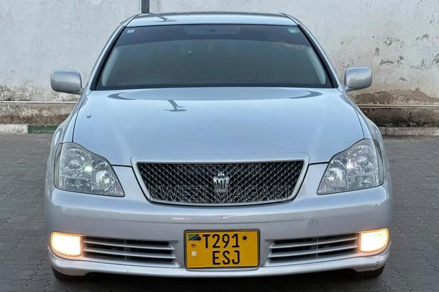 Toyota Crown 2006 Silver