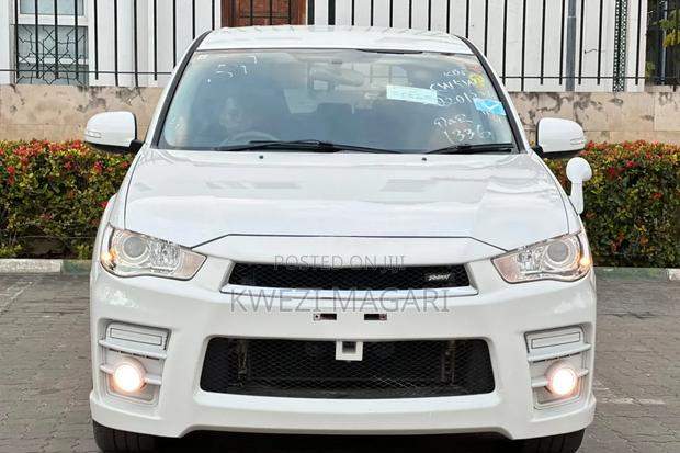 Mitsubishi Outlander 2009 White