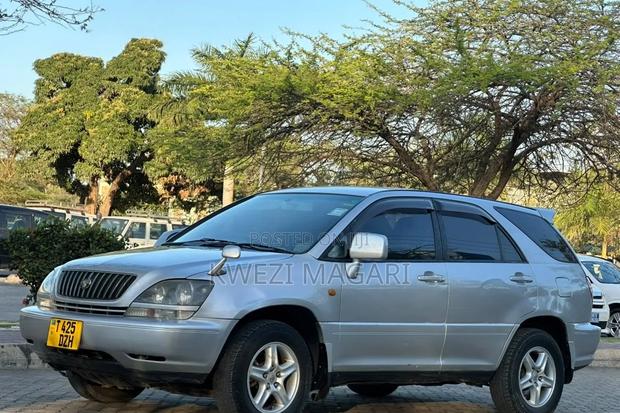 Toyota Harrier 2000 Silver