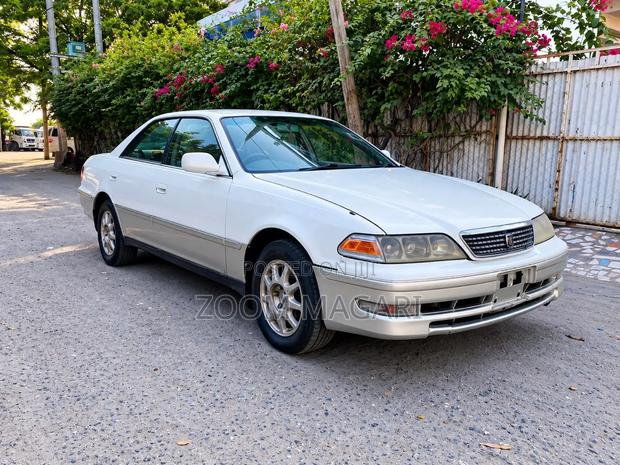 Toyota Mark II 1995 White