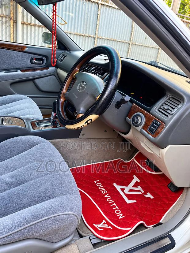 Toyota Mark II 1995 White