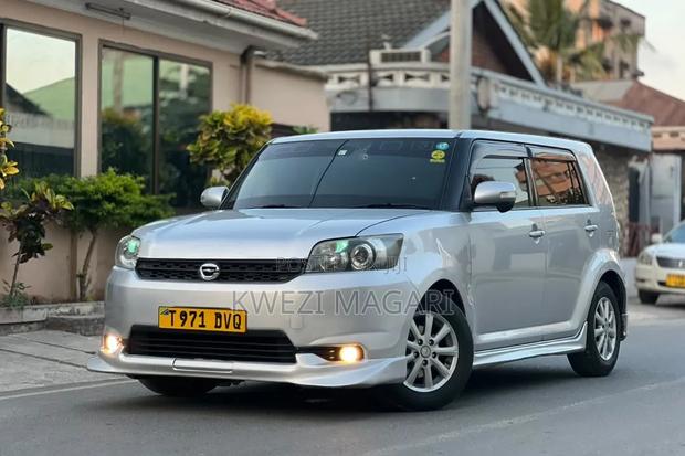 Toyota Corolla Rumion 2010 Silver