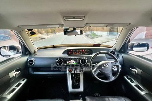 Toyota Corolla Rumion 2010 Silver
