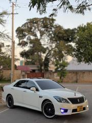 Toyota Crown 2011 White for sale