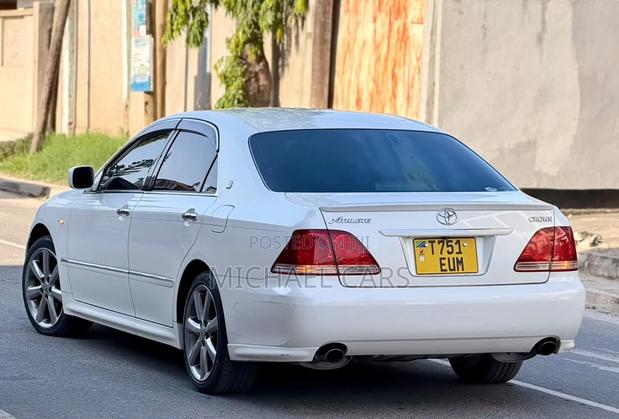 Toyota Crown 2004 White