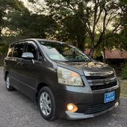 Toyota Noah 2010 Gray for sale