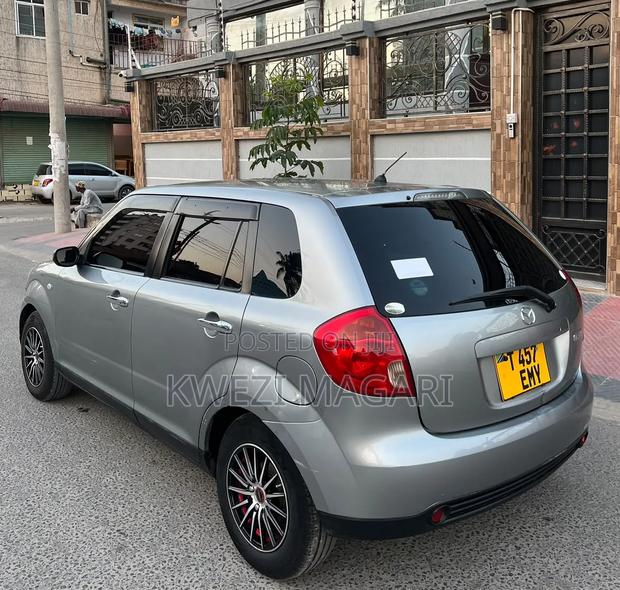 Mazda Verisa 2010 Gray