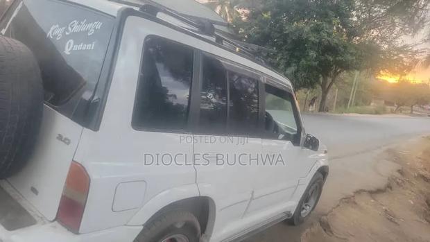 Mitsubishi Pajero 2005 White