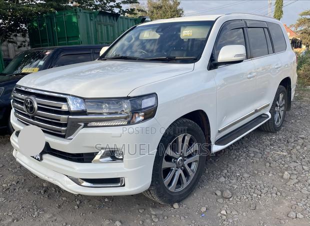 Toyota Land Cruiser 2015 White