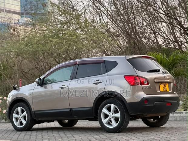 Nissan Dualis 2009 Gold