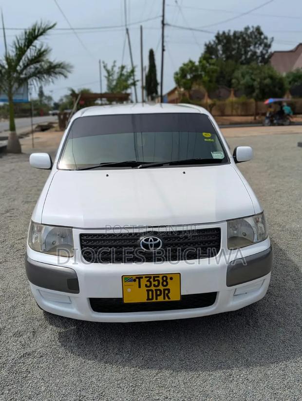 Toyota Succeed 2005 Silver